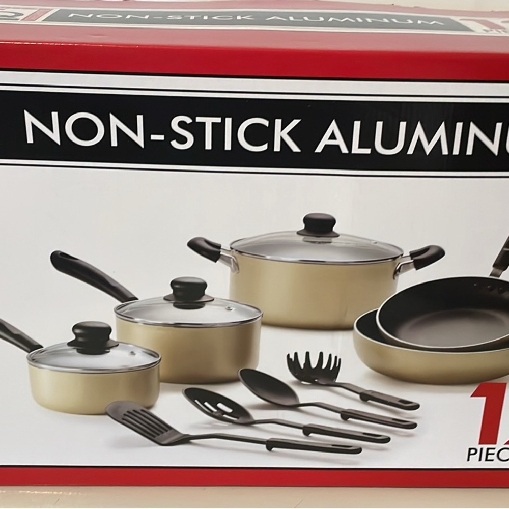 Black and Gold Non-Stick Cookware Set for Modern Kitchens